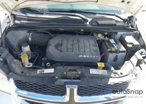 2017 Dodge Grand Caravan Sxt z USA, uszkodzony, nr VIN 2C4RDGCGXHR814302